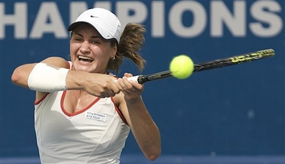 Monica invingatoare, Sorana nu-si revine